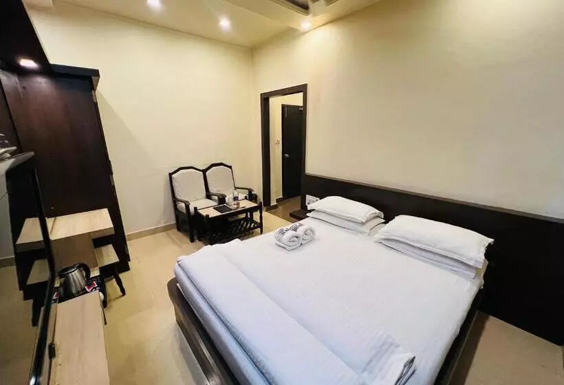 ホテル Srigandha Residency  Vaccinated Staff