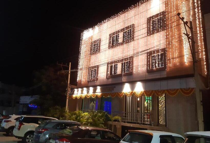 호텔 Srigandha Residency Vaccinated Staff