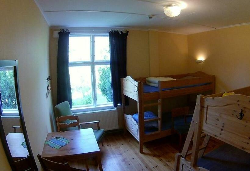 بنسيون Björkfors Kajak & Hostel