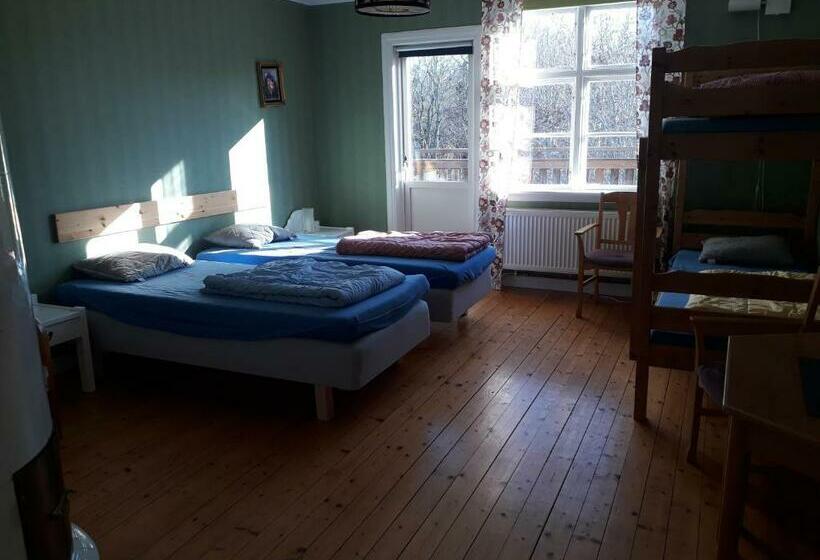 بنسيون Björkfors Kajak & Hostel