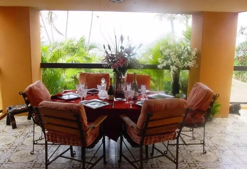 ペンション La Peng Guest House