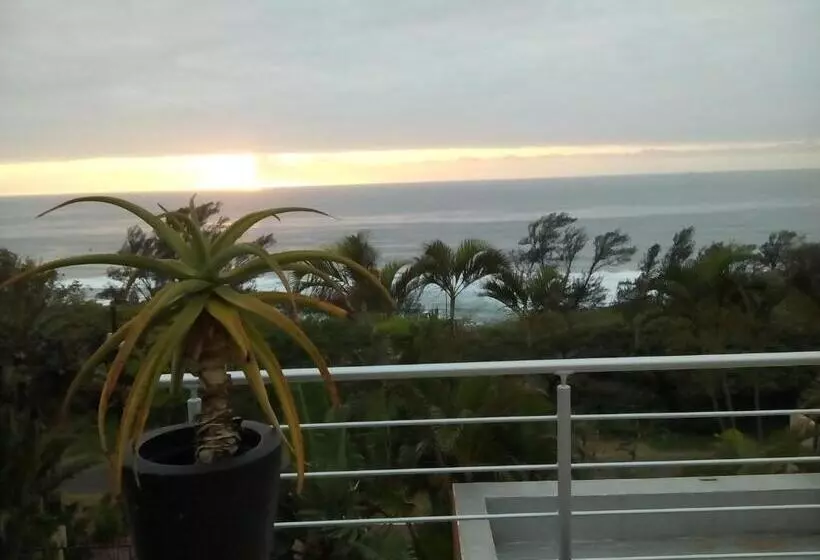 ペンション La Peng Guest House