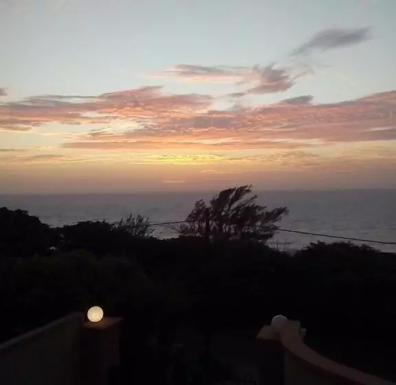 ペンション La Peng Guest House