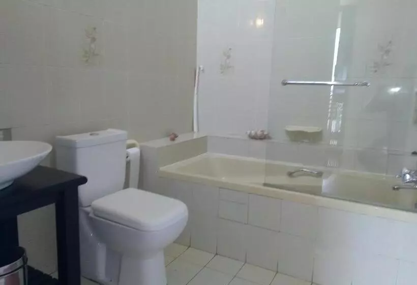 ペンション La Peng Guest House