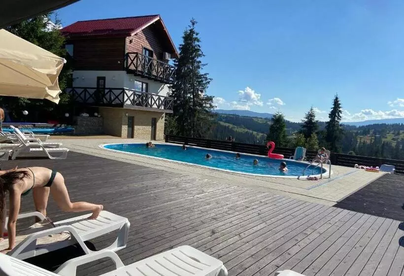 Majatalo Panorama Karpat