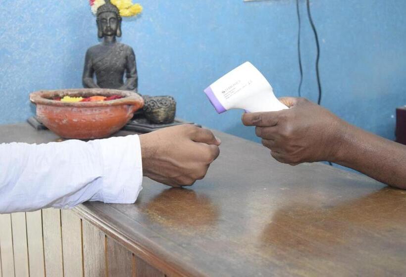 פנסיון R M Guest House