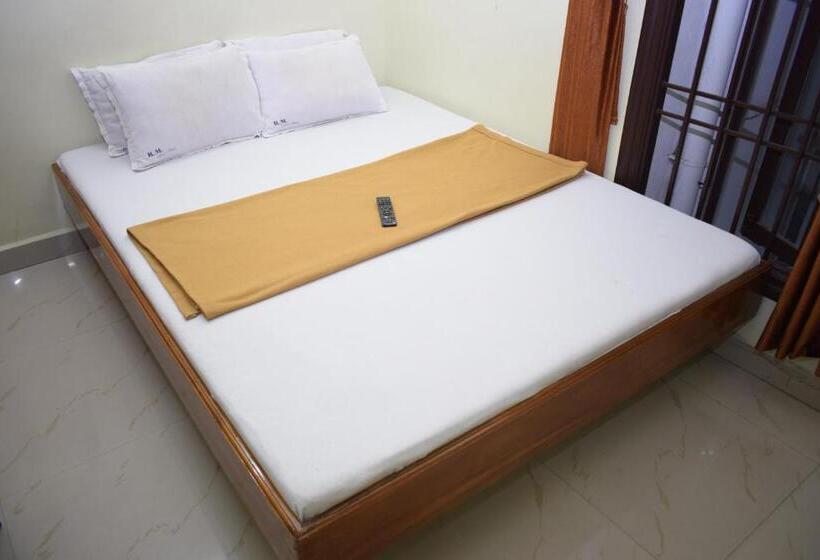 פנסיון R M Guest House