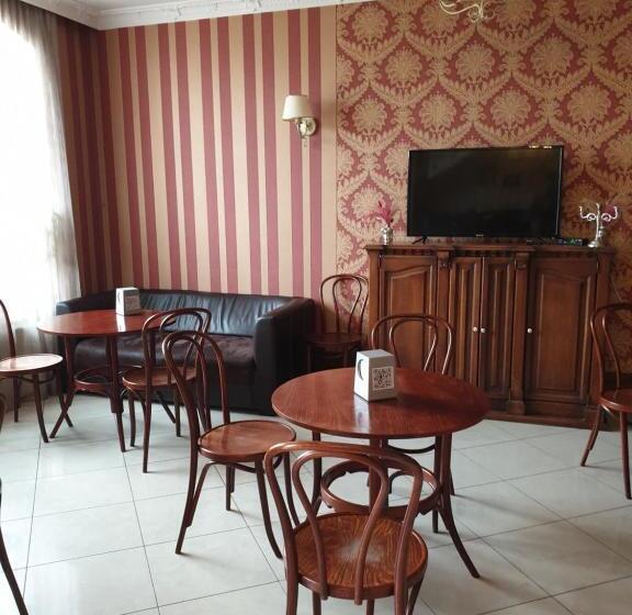 Shelter Hotel & Restaurant