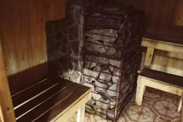 Retkeilymaja Farmstead Lisova