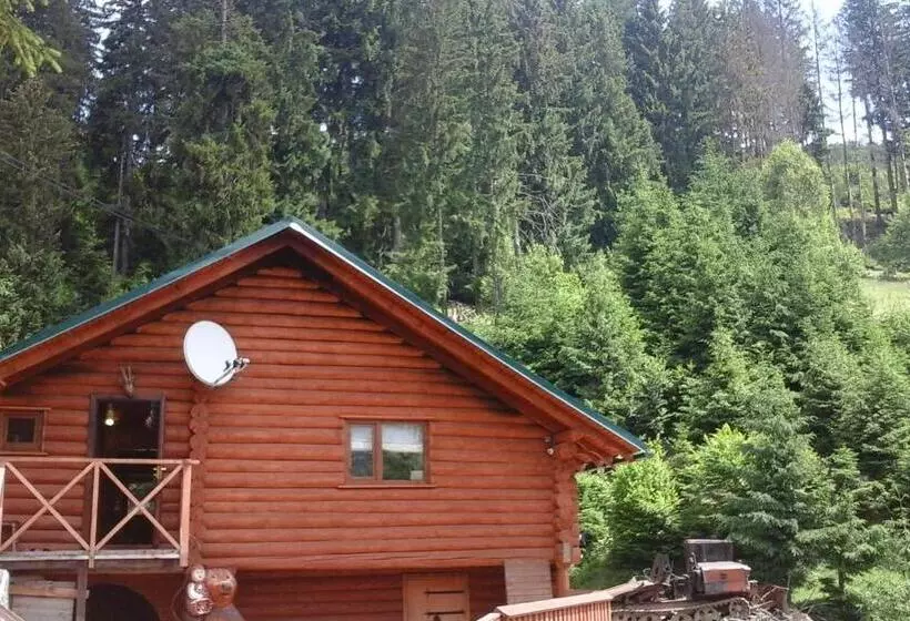 Retkeilymaja Farmstead Lisova