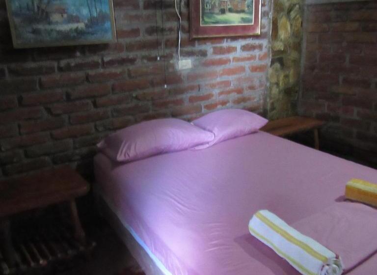 فندق صغير Hostal Eco Lodge La Chiponga