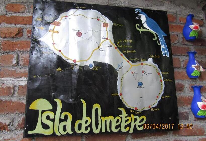 فندق صغير Hostal Eco Lodge La Chiponga