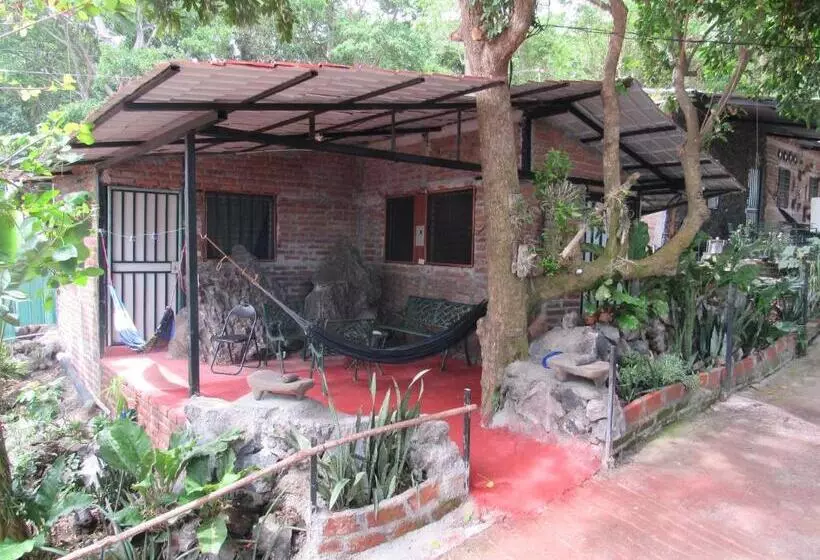 هاستل Hostal Eco Lodge La Chiponga