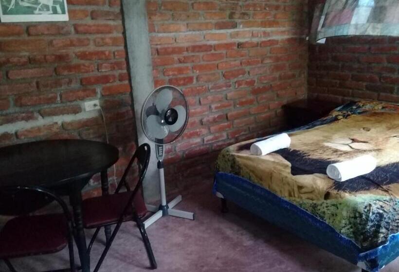 فندق صغير Hostal Eco Lodge La Chiponga