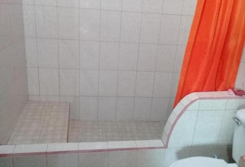 فندق صغير Hostal Eco Lodge La Chiponga