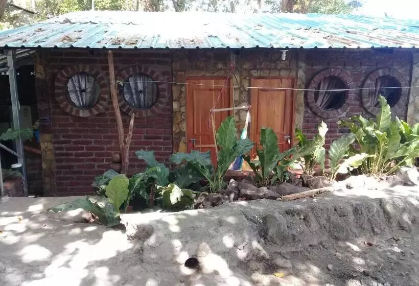 هاستل Hostal Eco Lodge La Chiponga