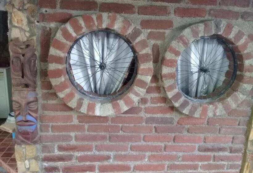 فندق صغير Hostal Eco Lodge La Chiponga