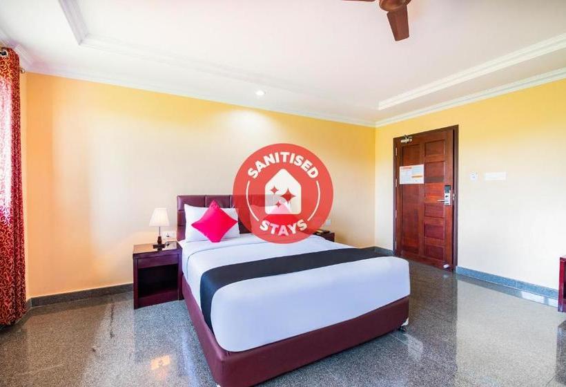 Hotelli Capital O 22439 Ratna Forever