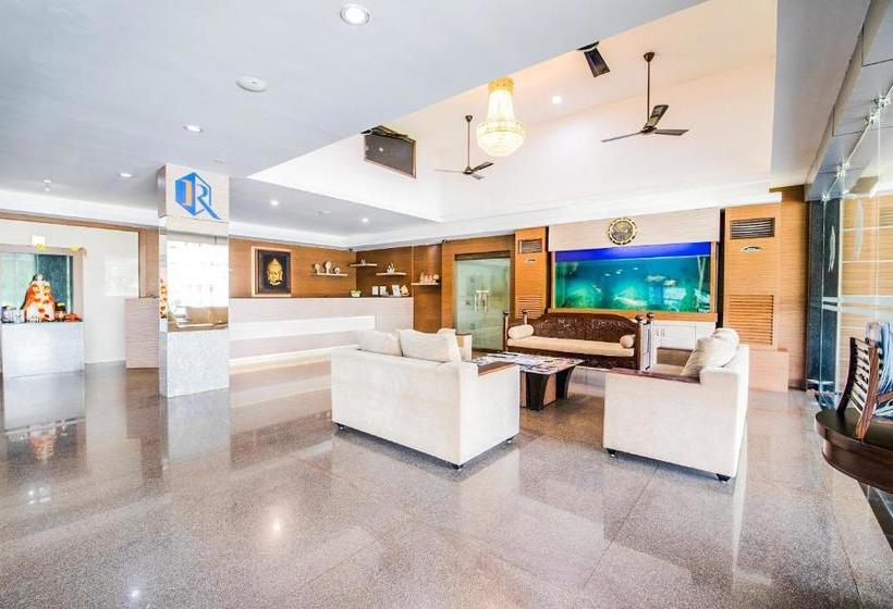 Hotelli Capital O 22439 Ratna Forever