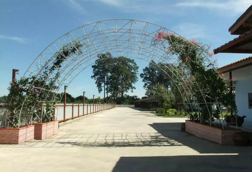 Hotelli Chao Phraya Home