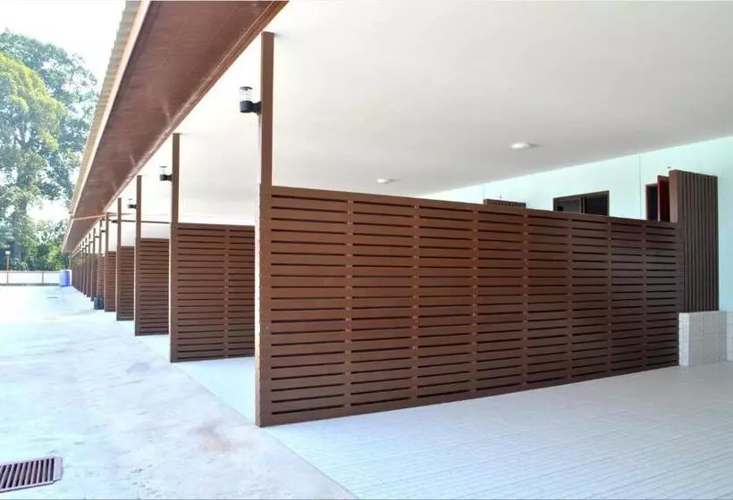 Hotelli Chao Phraya Home