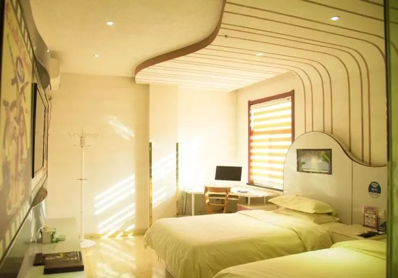 ホテル Greentree Inn Shanxi Luliang Fengshan Road Central Park Express