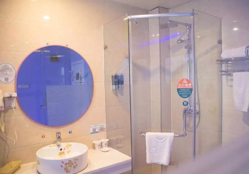 ホテル Greentree Inn Shanxi Luliang Fengshan Road Central Park Express