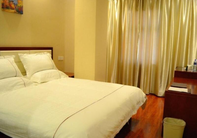 בית מלון כפרי Greentree Inn Shanxi Luliang Fengshan Road Central Park Express