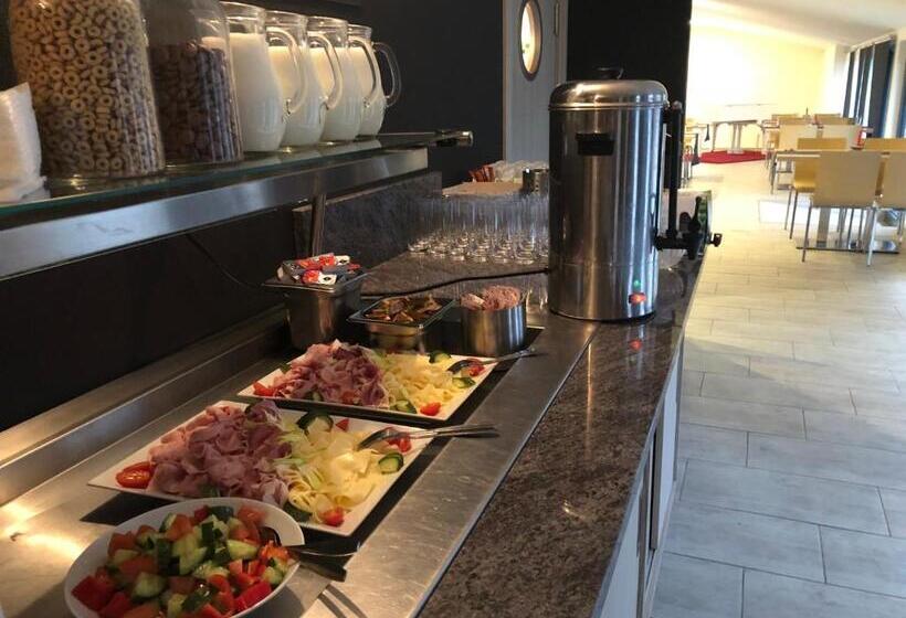 Hotel Master Horse Club Svojetice