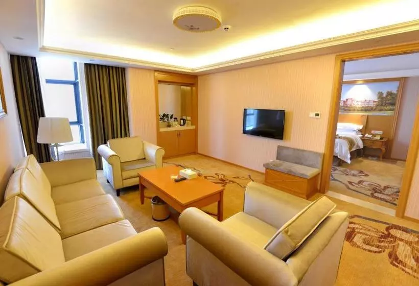 Vienna Hotel Qinzhou North Area Plaza
