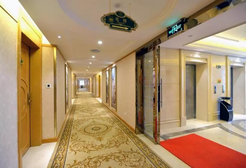 Vienna Hotel Qinzhou North Area Plaza