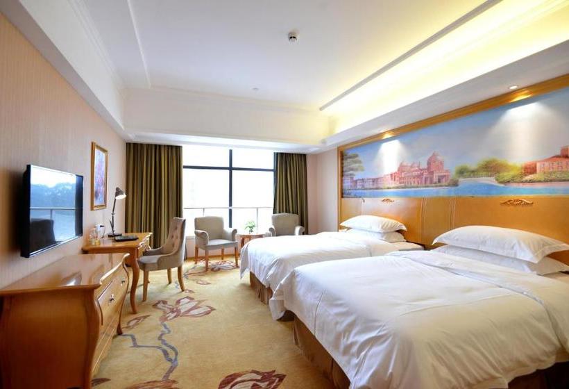 Vienna Hotel Qinzhou North Area Plaza