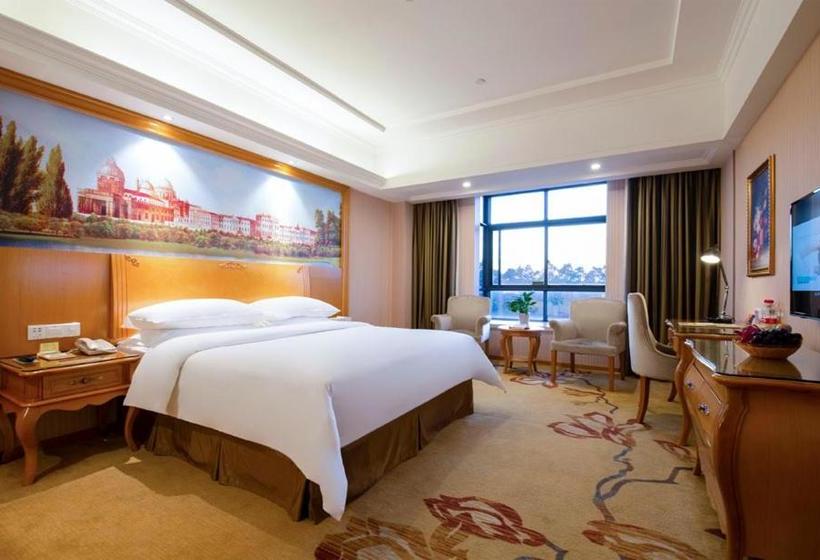 Vienna Hotel Qinzhou North Area Plaza