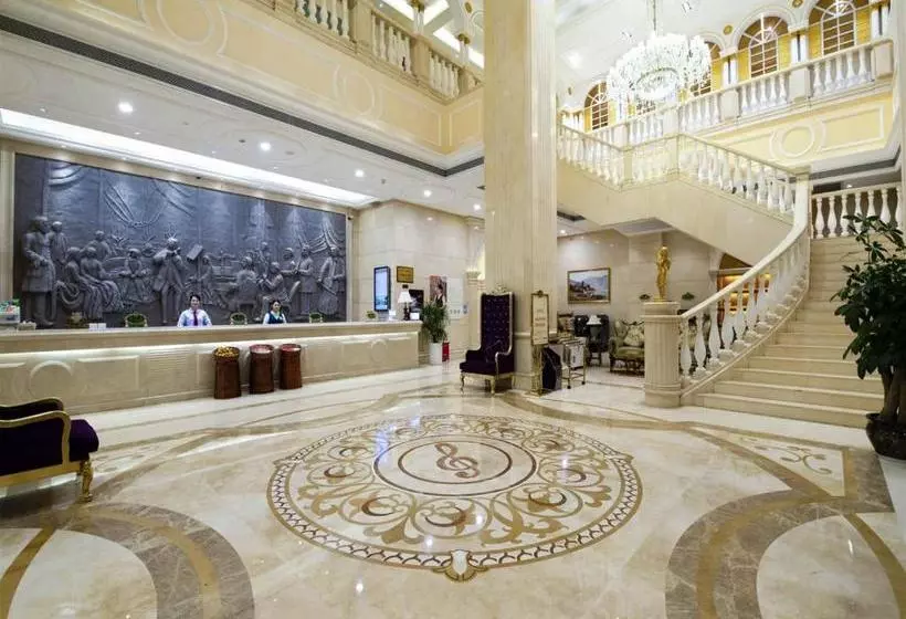 Vienna Hotel Qinzhou North Area Plaza