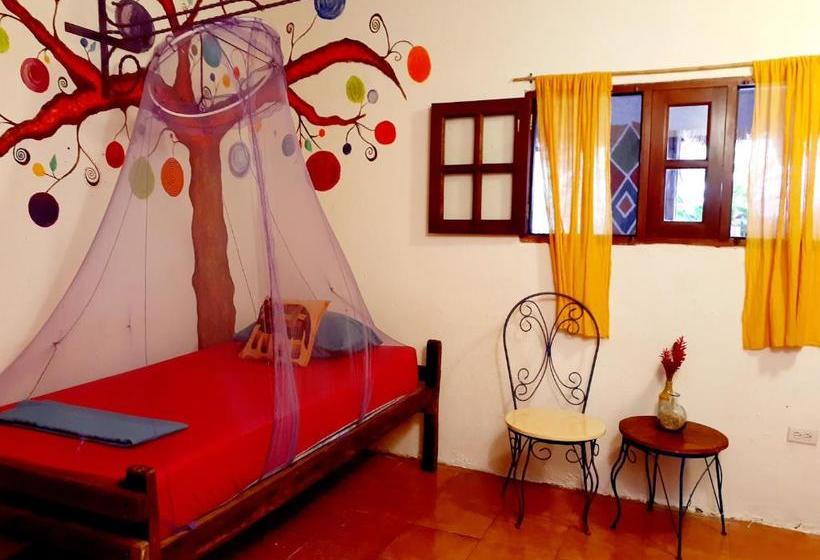Macondo Hostel