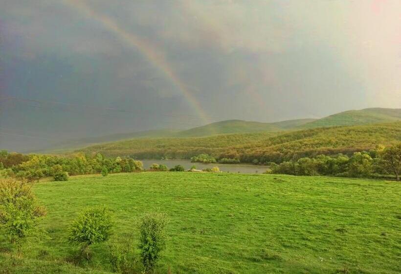 פנסיון Eco House Kitana