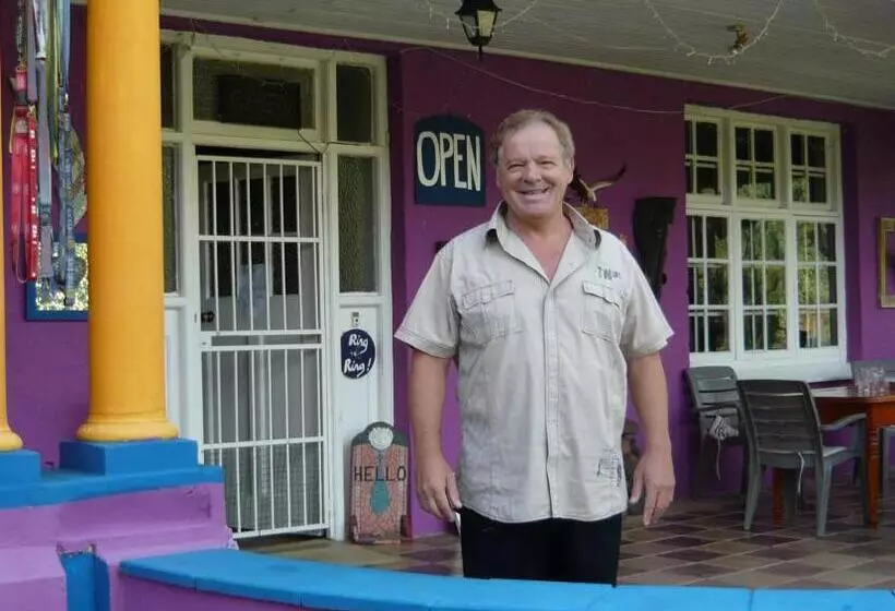 ペンション Purple House B&b Smithfield