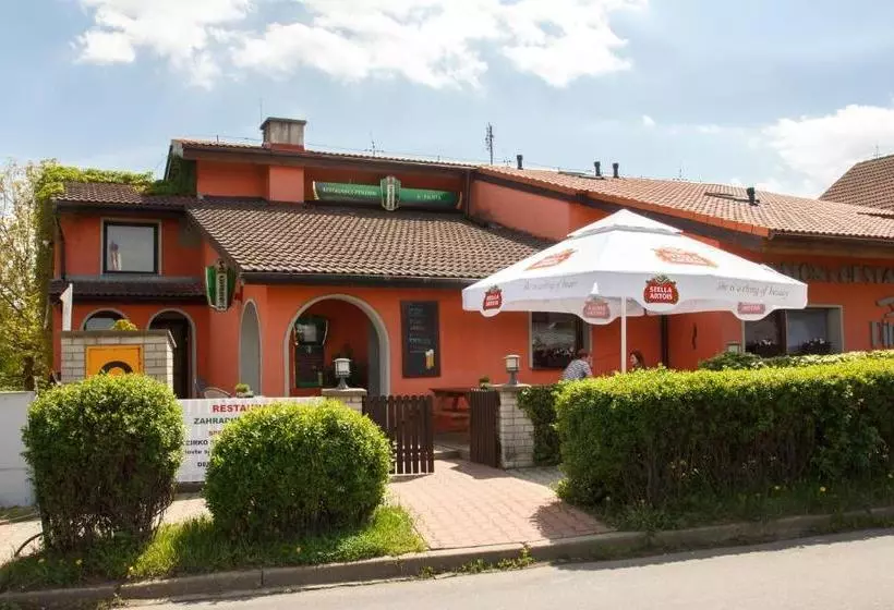 ペンション Restaurace Penzion U Pilota