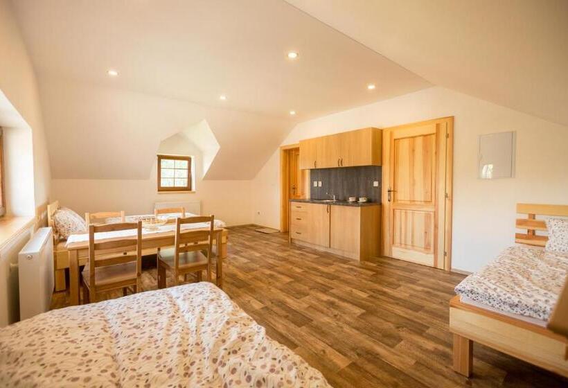 펜션 Slánských Statek