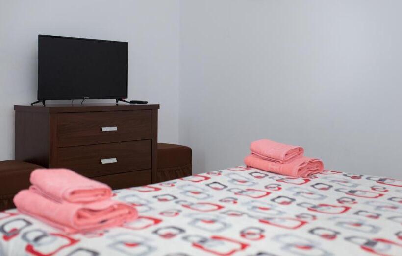 호텔 Agropensiunea Cetatuia