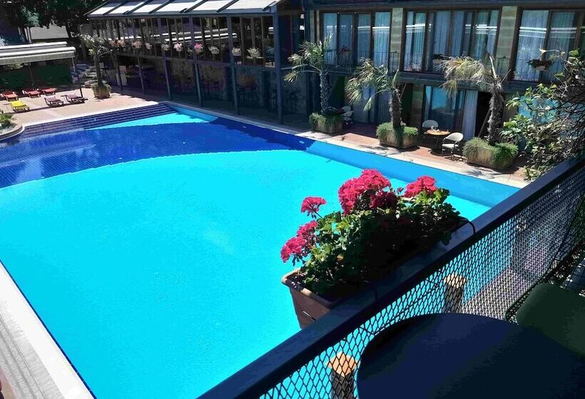 Отель Green House Garden Park