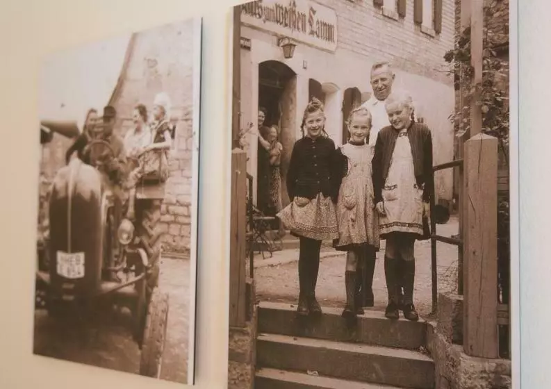 Hotelli Landgasthof Weisses Lamm