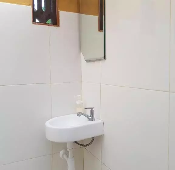 ペンション Bidara Cottage