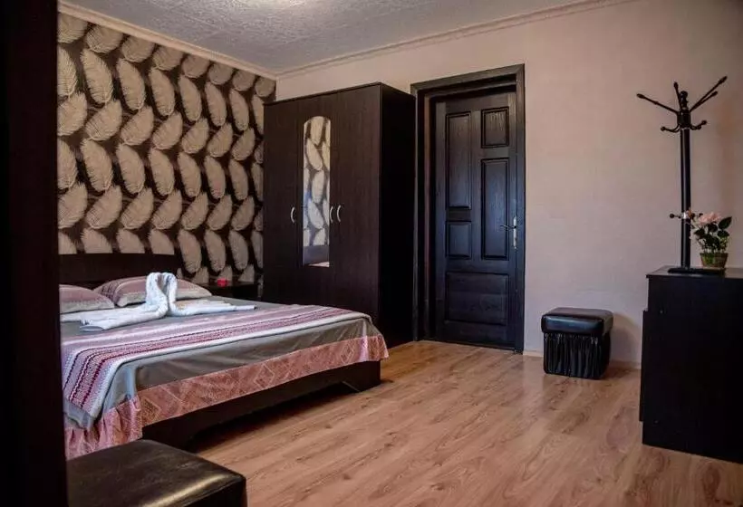 ペンション Casa Robi