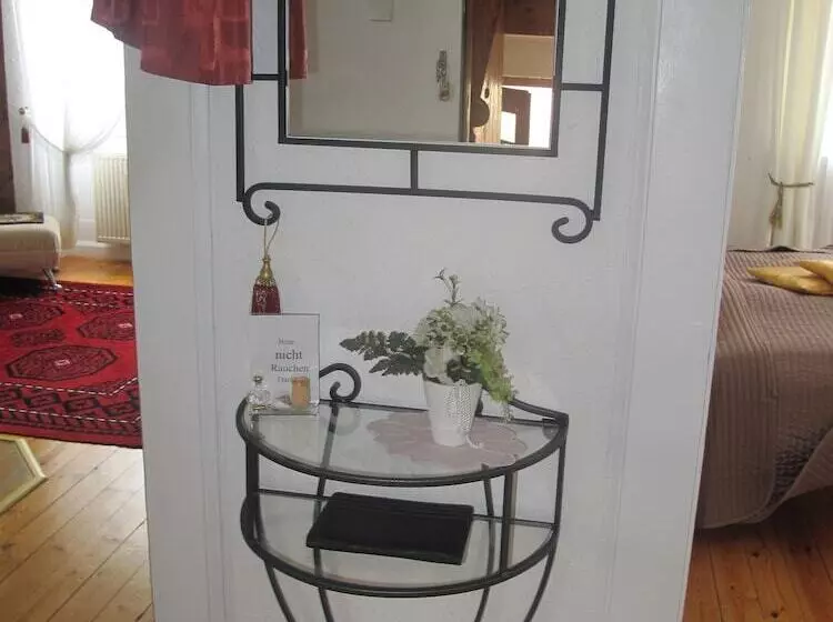 Majatalo Gasthaus Zum Rothenberg