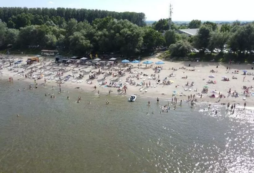 استراحتگاه Albatros