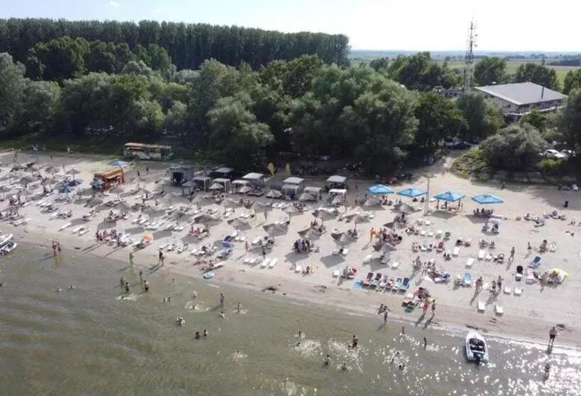 استراحتگاه Albatros