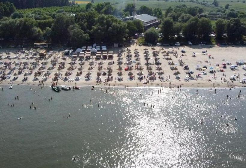 استراحتگاه Albatros