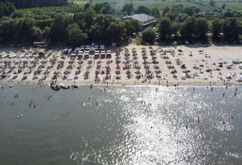 استراحتگاه Albatros