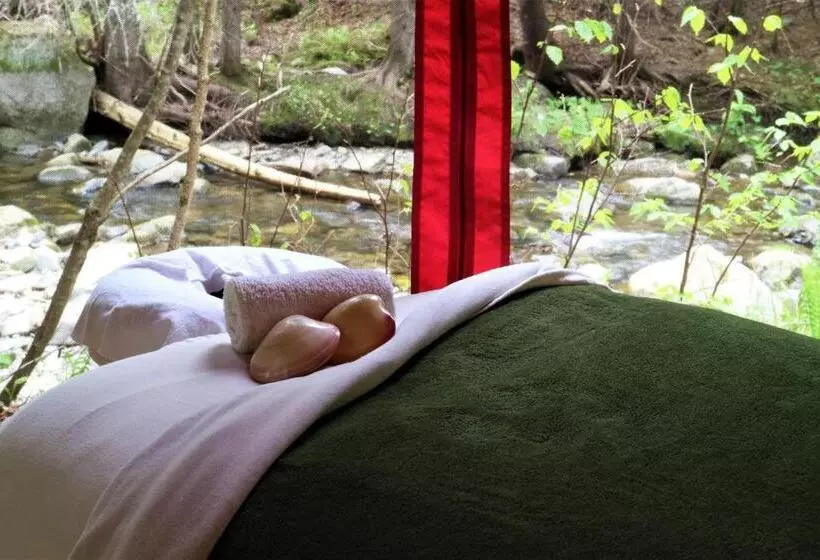 Lomakeskus Camping Chalets Spas Pignons Rouges